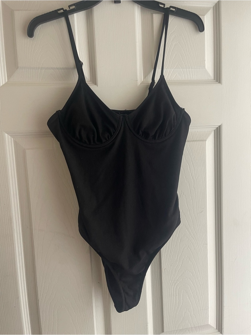 SHEIN Black Ribbed Underwire One-Piece Swimsuit